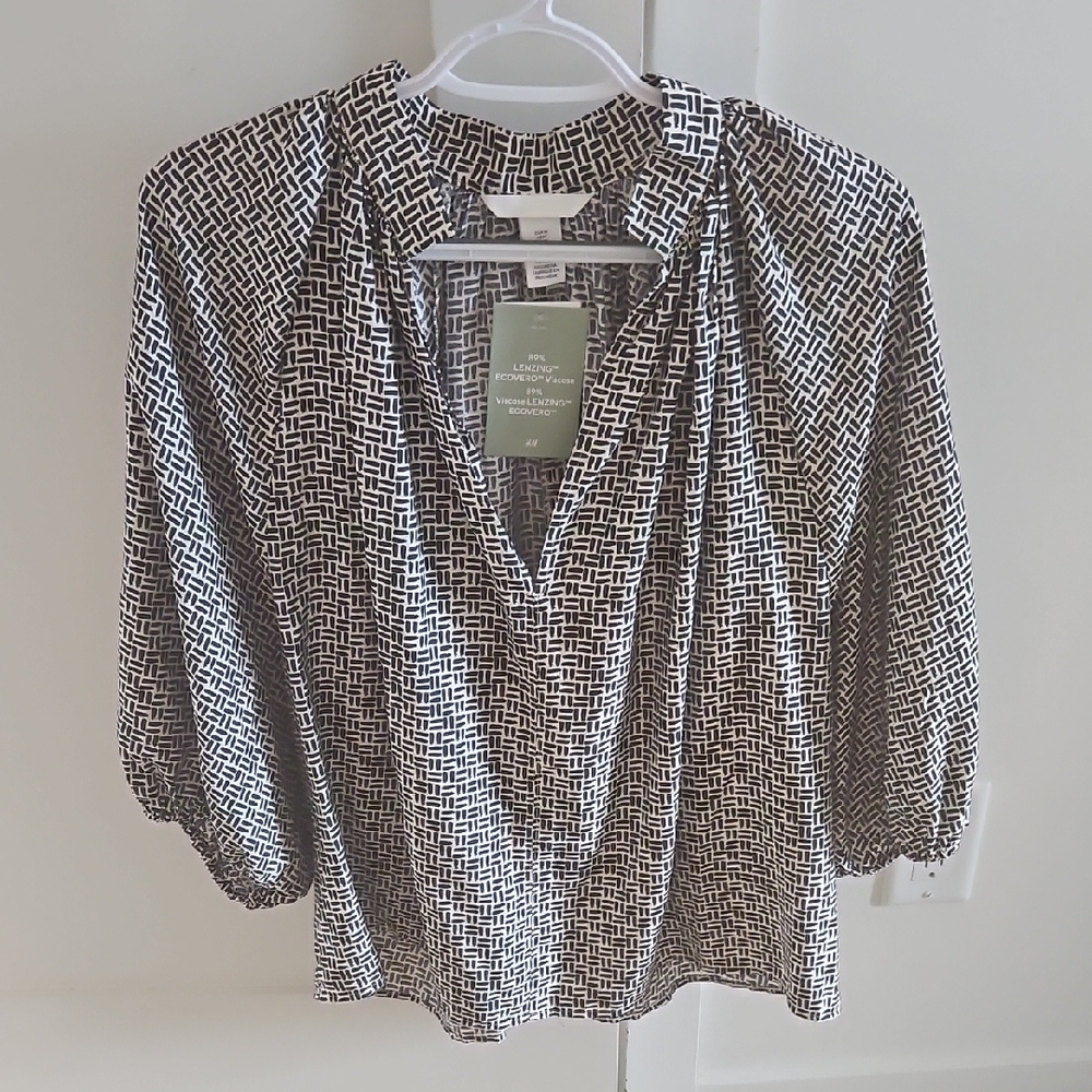 H&M Black and White Patterned Blouse